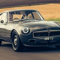 フロントライン初のV8エンジン搭載車『LE60』