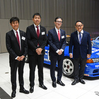 左から日産モータースポーツ＆カスタマイズの田中利和氏、同・木賀新一氏、同・片桐隆夫氏、STMO（スーパー耐久未来機構）として招かれた豊田章男トヨタ自動車会長