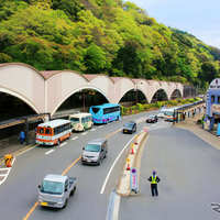 国道1号（箱根湯本駅前）