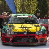 VW『ポロ』のデビュー50周年を祝う特別なレースカーデザイン