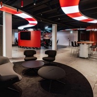 ポルシェがドイツ・ケルン郊外に開設した新たなeスポーツ拠点