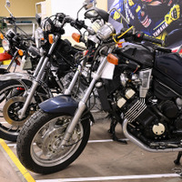 ヤマハ発動機 豊岡技術センターでレストアされる車両