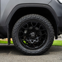 TOYOTA ランクル300 × チームデイトナ M8