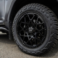 TOYOTA ランクル300 × チームデイトナ M8