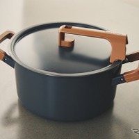 自動車部品メーカーのムロコーポレーションが開発した「GRASTONE POTT （グラストーネ ポット）」