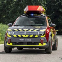 ルノー『4 E-Techエレクトリック』をベースにした救急車両「vision4rescue」