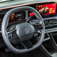ルノー『4 E-Techエレクトリック』をベースにした救急車両「vision4rescue」