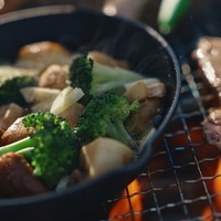 地元の新鮮な食材をふんだんに使用したBBQディナー