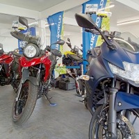 新型バイクのレンタルサービスを開始するスズキワールド多摩店