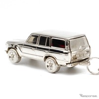 トヨタ『ランドクルーザー60』をモチーフにしたメタルキーチェーン