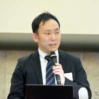 トヨタ自動車国内モビリティサービス事業室事業開発グループの松平信人グループ長による国際免許証の有効性確認ツールの説明