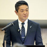 動画について説明するあいおいニッセイ同和損害保険ディーラー営業開発部営業開発グループの中居雅明氏グループ長