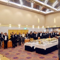 活発な情報交流が行われた懇親会