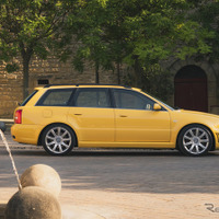 アウディ RS4アバント