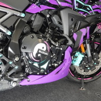 『ストリートファイター6』とコラボレーションした『GSX-8R Tuned by JURI』（大阪モーターサイクルショー2025）
