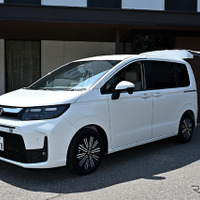 チャイルドシートを装着したフリードe:HEV AIR