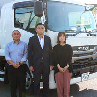 いすゞ自動車九州株式会社 中澤銀次氏（アフターサービス本部）、光増亮氏（営業本部）、山口晴香氏（営業本部 営業推進室）