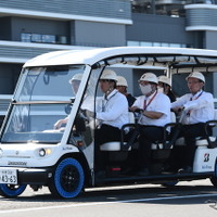ヤマハ製のゴルフカートをベースとしたグリーンスローモビリティ