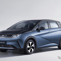 BYD ドルフィン。イオンでは200万円前後から購入できるようにするという。