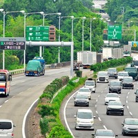 渋滞する高速道路（写真はイメージ）