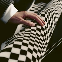 ポルシェが歴史的シート生地を復刻