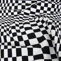 ポルシェが歴史的シート生地を復刻