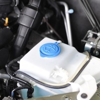 撥水タイプは混ぜるな危険？ 高機能ウォッシャー液の選び方と注意点～Weeklyメンテナンス～