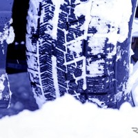 スタッドレスタイヤの例