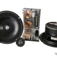 市販カースピーカーの一例（DLS・RC6.2Q）。