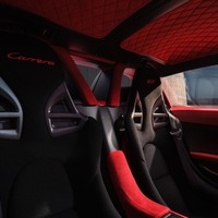 ポルシェのプログラムでフルレストアされた2005年製 カレラGT