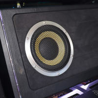 「DSP」が搭載されたオーディオカーの一例（製作ショップ：サウンドウェーブ＜茨城県＞）。