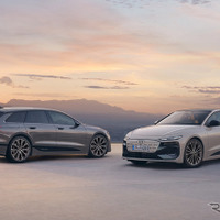 アウディ A6アバントe-tron（左）とA6スポーツバックe-tron（右）