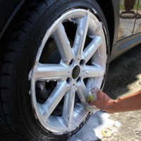 洗車しても締まらない…その原因は足元だった！ 冬の汚れを落として愛車の印象を変える方法 ～Weeklyメンテナンス～