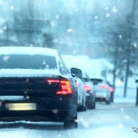 雪道での運転（イメージ）