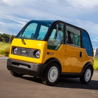 KGモーターズの小型電動モビリティ「mibot」