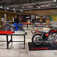 塗装テーブル（SRシリーズモデル）とSR400