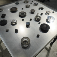 鍛造部品が封入された鍛造テーブル