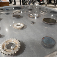 鍛造部品が封入された鍛造テーブル