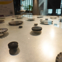 鍛造部品が封入された鍛造テーブル