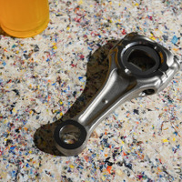 コンロッドでできた栓抜き