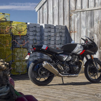 トライアンフ スラクストン400