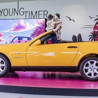 ドイツのメルセデスベンツ博物館が初代『SLK』特別展示