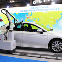 昨年に続き自動塗装ロボットが注目を集めた