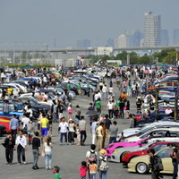 昨年は225台のカスタムカーが大阪・舞洲に集結した