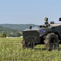 遠隔操縦・悪路走破性能を応用した無人陸上車両「機動警備ドローン MSD-F22」