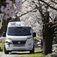 デュカトベースキャンピングカー