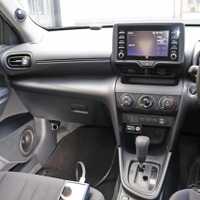 コクピットはシンプルな作り込み。しかしAピラーのツイーターとドアのアウターバッフルでオーディオカーをしっかり主張する。