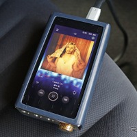 音源のクオリティにはこだわってDAPはiBassのDX300MAXを導入。システムのパフォーマンスをフルに発揮する。