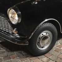 ダンロップブランドのタイヤ「SP4(エスピーフォー)」