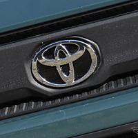 トヨタモビリティ東京が、顧客の下取り車を中古車業者に簿外で「転売」する取引を繰り返していたという（写真はイメージ）